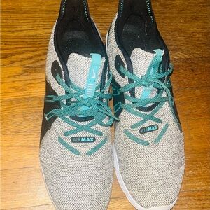 Nike Athletic Shoes Black and Green